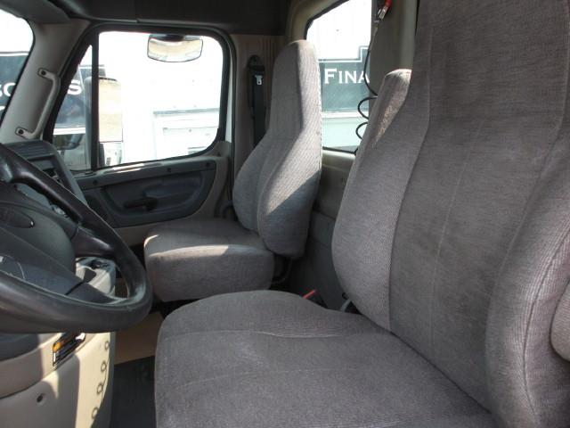 Image #4 (2016 FREIGHTLINER CASCADIA T/A 5TH WHEEL TRUCK)